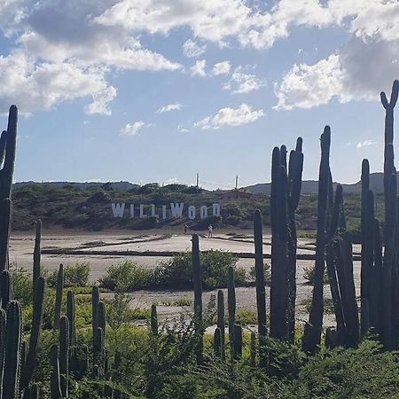 Local Willibrord Lodge Willibrordus Екстер'єр фото