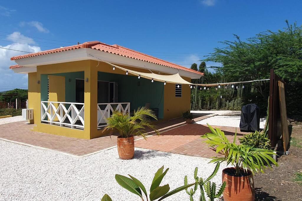 Local Willibrord Lodge Willibrordus Екстер'єр фото