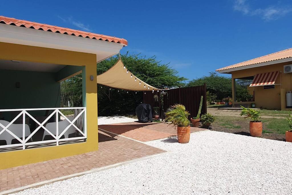 Local Willibrord Lodge Willibrordus Екстер'єр фото